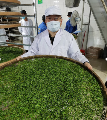 李國文 以產(chǎn)業(yè)扶貧聯(lián)動(dòng)消費(fèi)扶貧，用茶葉加工攻克深度貧困堡壘